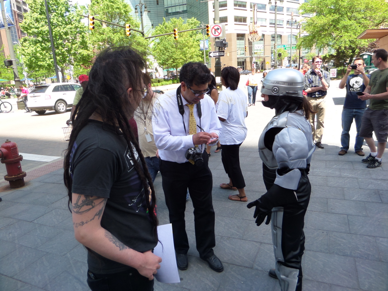 Illustration for article titled Detroit Was Supposed To Get That Giant RoboCop Statue Today But Didn't